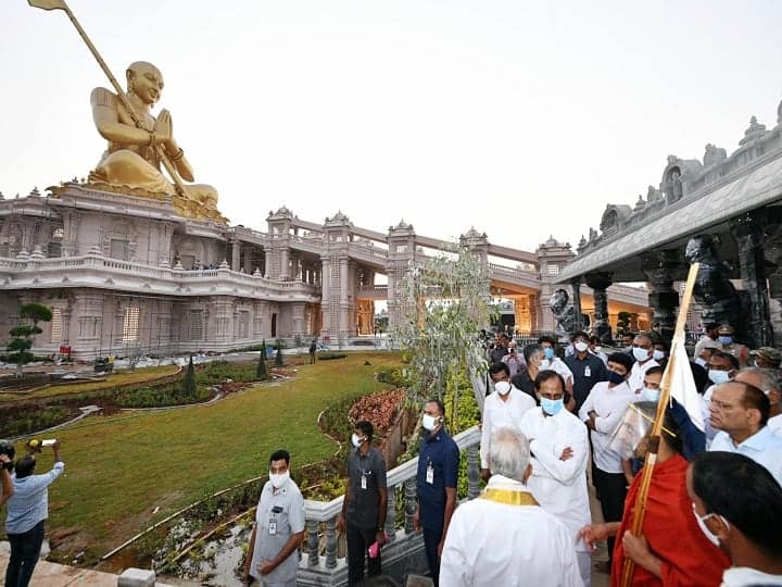 Telangana: CM K Chandrashekar Rao Visits Chinna Jeeyar Swamy's Ashram in Muchintal