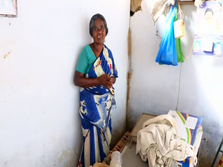 Thoothukudi: An old woman's house collapsed due to rain - Government request for help பெத்தமனம் பித்து; பிள்ளை மனம் கல்லு -  மழையால் இடிந்த வீடு; பிள்ளைகள் கைவிட்டதால் கையேறு நிலையில் மூதாட்டி