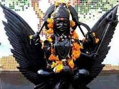 சனி பகவானுக்கு ஏன் கடுகு எண்ணெய் படைக்கிறார்கள் தெரியுமா?