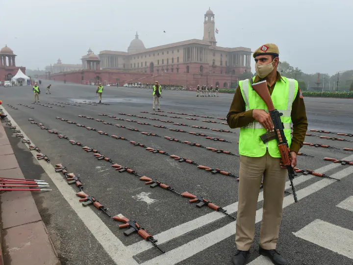स्मार्ट कार्ड से मिलेंगी गोलियां, लाइसेंसी हथियार रखने वाले अब नहीं कर सकेंगे घपलेबाजी स्मार्ट कार्ड से मिलेंगी गोलियां, लाइसेंसी हथियार रखने वाले अब नहीं कर सकेंगे घपलेबाजी