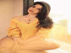 Divya Bharathi Photos: பேச்சிலர் திவ்யபாரதியின் லேட்டஸ்ட் க்ளிக்ஸ்