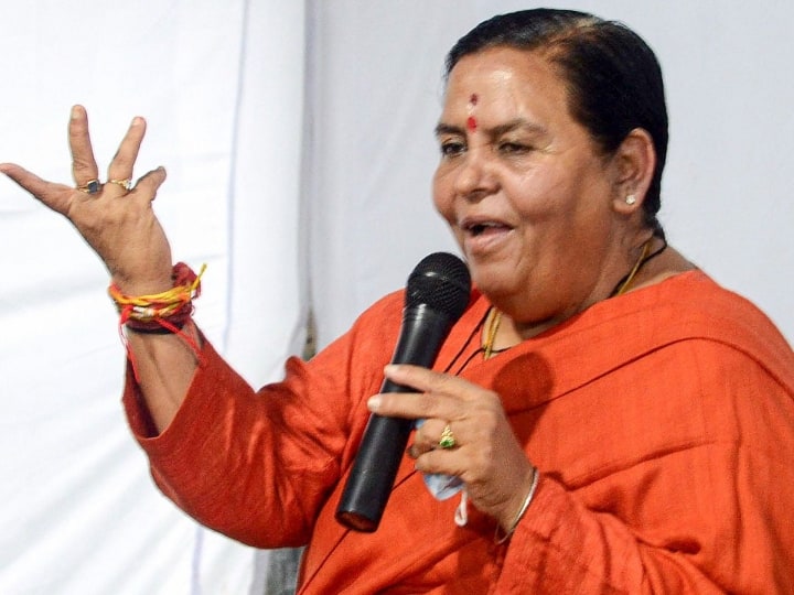 Chhatarpur Uma Bharti says on making government and running someone else ANN MP Politics: ‘सरकार मैं बनाती हूं और चलाता कोई और है’, उमा भारती के बयान के निकाले जा रहे कई मायने