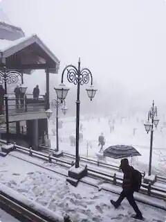 પહાડો પર છવાઈ બરફની ચાદર