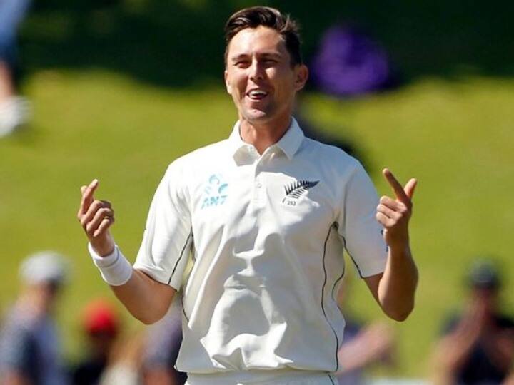 न्यूजीलैंड के तेज गेंदबाज बोल्ड के करियर पर नजर डालें तो उन्होंने अब तक खेले 75 टेस्ट मैचों में 300 विकेट ले लिए हैं. इसके साथ-साथ उन्होंने 93 वनडे मैचों में 169 विकेट लिए हैं.