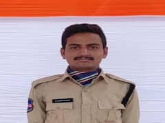 Khammam: మరికొన్ని గంటల్లో నిశ్చితార్థం ఇంతలో సూసైడ్... ఖమ్మం లాడ్జ్ లో ఏఆర్ కానిస్టేబుల్ ఆత్మహత్య