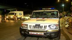 Night Curfew Mumbai : मुंबईत नव्या निर्बंधांची अंमलबजावणी, ठिकठिकाणी नाकाबंदी करत पोलिसांची कारवाई
