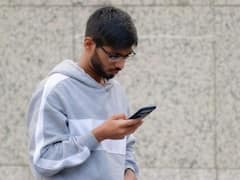 Phone: ఎక్కువ సమయం ఫోన్ చూస్తున్నారా? ఈ రోగాలు తప్పవు