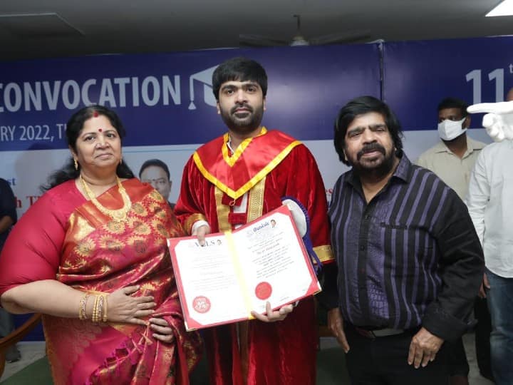 Simbu Emotional Speech Honorary Doctorate Degree vels university My parents are only reason for getting doctorate Simbu Speech: “என் அப்பா அம்மாதான் காரணம்.... ஏனென்றால்..” - நெகிழ்ச்சி பொங்க பேசிய சிலம்பரசன்
