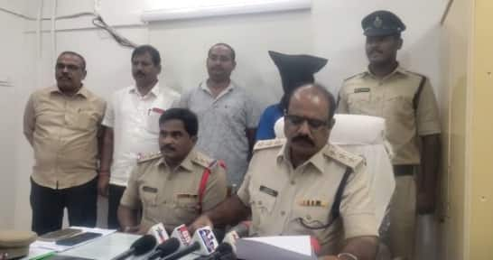 Nellore News: A Son kills his mother in Nellore District Nellore Crime: కన్నతల్లిని చంపిన తనయుడు.. ఎందుకో తెలిసి అంతా షాక్..!