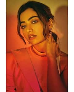 Rashmika Mandanna: ఈ లుక్ ఎలా ఉంది..? ఫ్యాన్స్ ఒపీనియన్ అడిగిన శ్రీవల్లి..