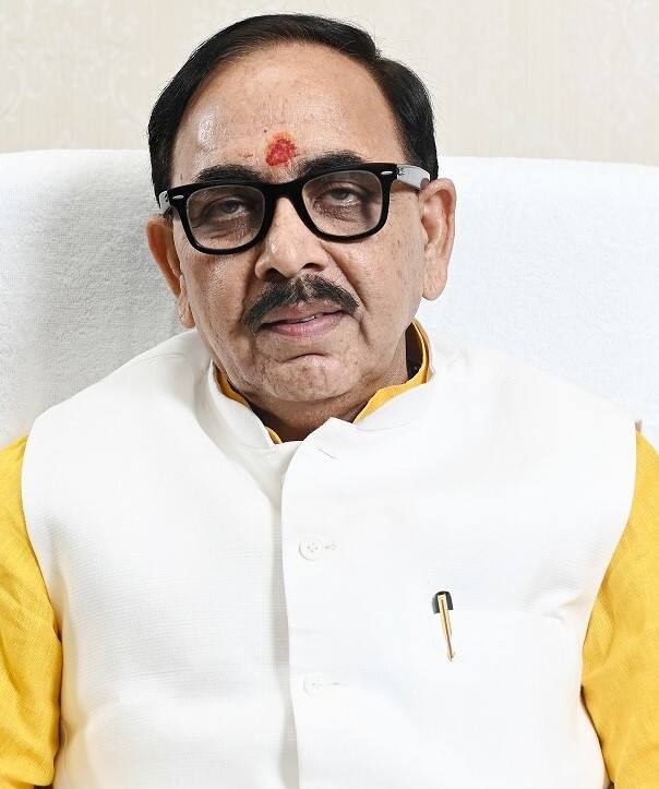 वहीं भारत सरकार में केंद्रीय मंत्री महेंद्रनाथ पांडेय भी कोरोने से संक्रमित हो गए थे. हालांकि अब वो पूरी तरह से स्वस्थ हैं. उन्होंने ट्वीट कर अपने स्वस्थ होने की जानकारी दी और डॉक्टर्स और शुभचिंतकों का शुक्रिया किया.