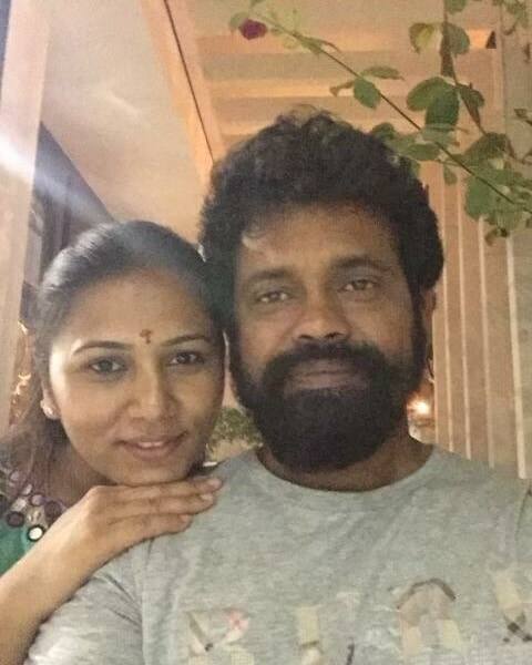 'రంగస్థలం' సినిమా కంటే ముందు సుకుమార్, తబితా సుకుమార్ తీసుకున్న సెల్ఫీ (Image courtesy - @thabitha_sukumar/instagram)