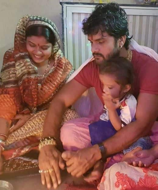 खेसारी लाल यादव आज भोजपुरी सिनेमा का बड़ा नाम बन चुके है. अक्सर वो अपनी फिल्म और गानों को लेकर चर्चा में बने रहते हैं, लेकिन उनकी पर्सनल लाइफ के बारे में बहुत कम लोग जानते हैं