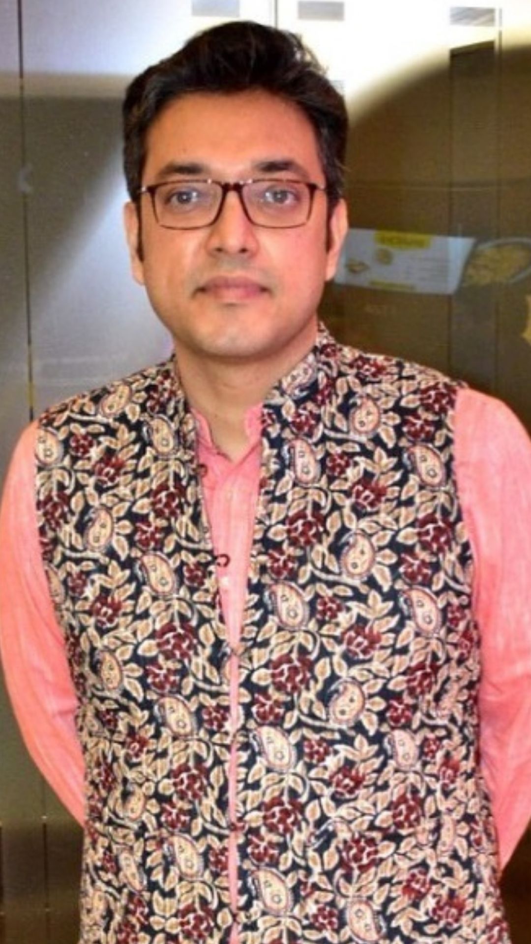 'চতুষ্কোন' ছবির গান