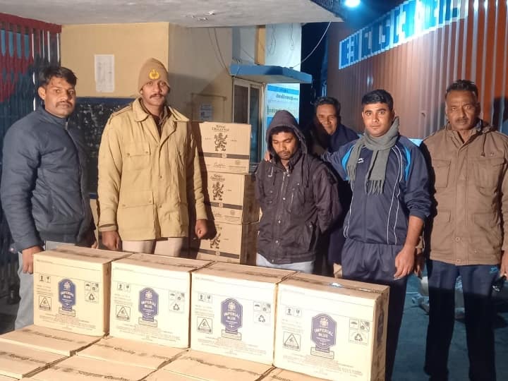 Udaipur Haryana made liquor worth Rs 30 lakh was kept between 240 air conditioners know what happend next ANN Udaipur Liquor Seized: एयर कंडीशनर बक्से के बीच रखी थी 30 लाख रुपये की शराब, पुलिस ने जब्त की ट्रक
