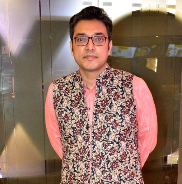 'ঘরে বাইরে' ছবির গান 'তারা খসার পরে'।