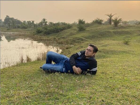 'চতুষ্কোন' ছবির গান 'বসন্ত এসে গেছে'।