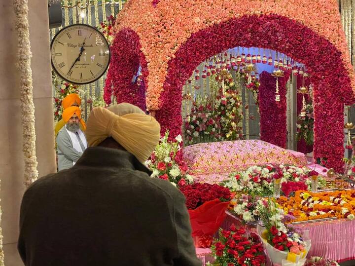ਮਜੀਠੀਆ ਅਕਾਲੀ ਦਲ ਦੇ ਪ੍ਰਧਾਨ ਸੁਖਬੀਰ ਸਿੰਘ ਬਾਦਲ ਦੇ ਸਾਲੇ ਤੇ ਸਾਬਕਾ ਕੇਂਦਰੀ ਮੰਤਰੀ ਹਰਸਿਮਰਤ ਕੌਰ ਬਾਦਲ ਦੇ ਭਰਾ ਹਨ। ਮਜੀਠੀਆ ਨੇ ਪਿਛਲੇ ਦਿਨੀਂ ਆਪਣੇ 'ਤੇ ਲੱਗੇ ਦੋਸ਼ਾਂ ਨੂੰ ਸਿਰੇ ਤੋਂ ਨਕਾਰਿਆ ਹੈ।