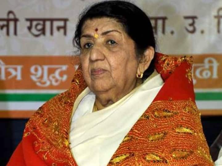 Lata Mangeshkar को पहली बार गाने के लिए मिले थे महज इतने रुपये, इस वजह से शुरू किया था गाना lata mangeshkar first salary unknown facts health update Lata Mangeshkar को पहली बार गाने के लिए मिले थे महज इतने रुपये, इस वजह से शुरू किया था गाना
