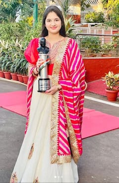 In Pics: Bajrangi Bhaijaan Fame Harshaali Malhotra Receives Bharat Ratna Dr Ambedkar Award, Dedicates It To Salman Khan