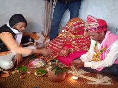 कोरोना संकट में शादी टलने के डर से घर से भागे युवक-युवती, फिर इस तरह लिए सात फेरे