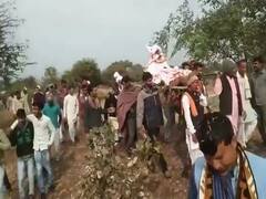 Video - Monkey Funeral | 1500 பேருக்கு விருந்து.. கொரோனாவுக்கு பயமில்லாமல் குரங்கின் இறுதிச்சடங்குக்கு அழுத கிராமம்.. கடுப்பான போலீஸ்