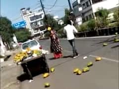 Bhopal Lady Professor Video: भोपाल में महिला प्रोफेसर का सड़क पर हंगामे वाला वीडियो वायरल, अब डीएम ने दिया ये निर्देश