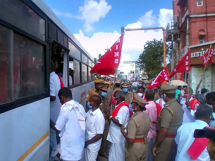 நீரில் மூழ்கிய பயிர்களுக்கு 30,000 இழப்பீடு கேட்டு தஞ்சையில் விவசாயிகள் சாலை மறியல்