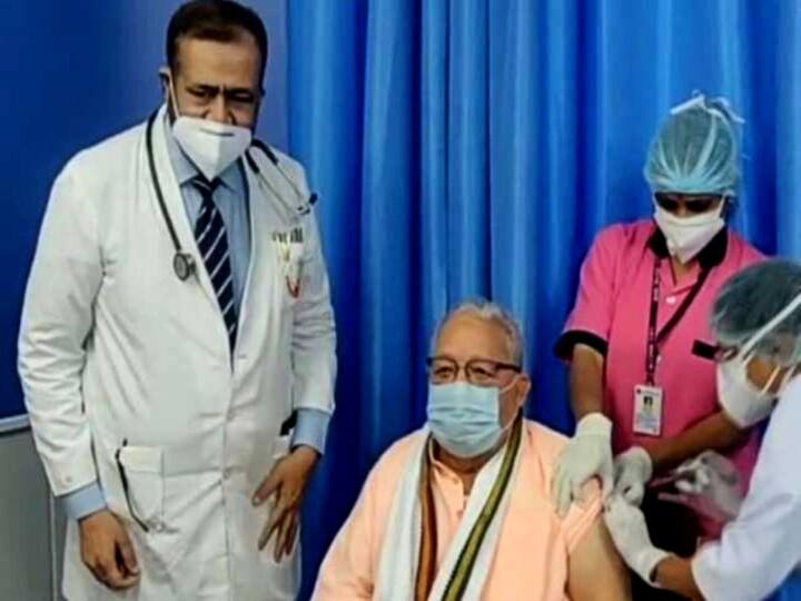 राजस्थान में लगातार कोरोना के केस बढते जा रहा है. इसी को देखते हुए राज्य में कोरोना की बूस्टर जोड लगनी शुरू हो गई है. वहीं राजभवन प्रवक्ता ने बताया कि राज्यपाल कलराज मिश्र और उनकी पत्नी सत्यवती मिश्र ने सोमवार को राजभवन में बूस्टर डोज लगवाई है.