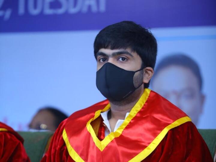 Simbu Doctorate:கௌரவ டாக்டர் பட்டம் பெற்றார் எஸ்டிஆர் ! அதகளம் பண்ணும் ரசிகர்கள்..!
