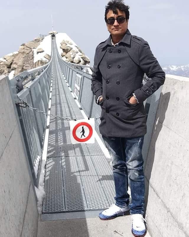 TMKOC: रियल लाइफ में उम्र में बेटे Jethalal से 4 साल छोटे हैं बापू जी, धोती-कुर्ता नहीं जींस-शर्ट पहनकर देते हैं बेटे को टक्कर