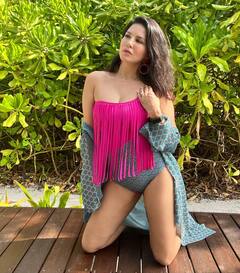 Sunny leone Photos: టూపీస్ బికినీలో అందాల విందు చేస్తున్న సన్నీలియోన్