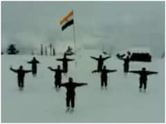 Watch: भारतीय सेना के जवानों ने बर्फ से ढके जम्मू-कश्मीर में किया 'खुकुरी डांस', यूजर्स बोले- जज्बे को सलाम