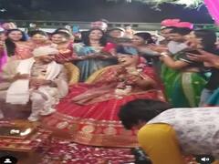 Watch: मंडप में पंडित ने कराई मजेदार रस्म, वीडियो देख हंसे बिना नहीं रहेंगे आप....