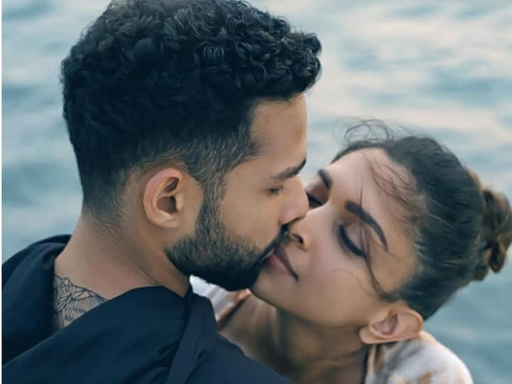 Gehraiyaan Makers did this special arrangement for the direction of Deepika Padukone Siddhant Chaturvedi lovemaking scenes in the movie Gehraiyaan Movie: Deepika Padukone Siddhant Chaturvedi के बीच ऐसे शूट हुए लवमेकिंग सीन्स, मेकर्स ने अपनाई थी खास स्ट्रेटजी