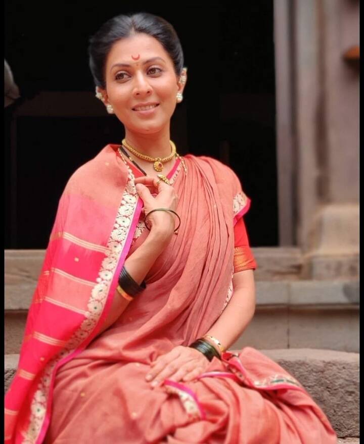 अनेक मालिकेत नायिकेपेक्षा खलनायिकेच्या भूमिका साकारणारी अभिनेत्री म्हणजे माधवी निमकर.