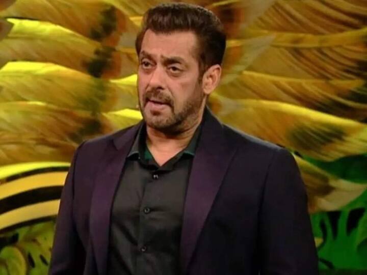 सलमान खान (Salman Khan) बिग बॉस 15 (Bigg Boss 15) के होस्ट हैं और मीडिया रिपोर्ट्स की मानें तो इसके लिए उन्होंने मेकर्स के साथ तकरीबन 350 करोड़ रुपये की डील की है.