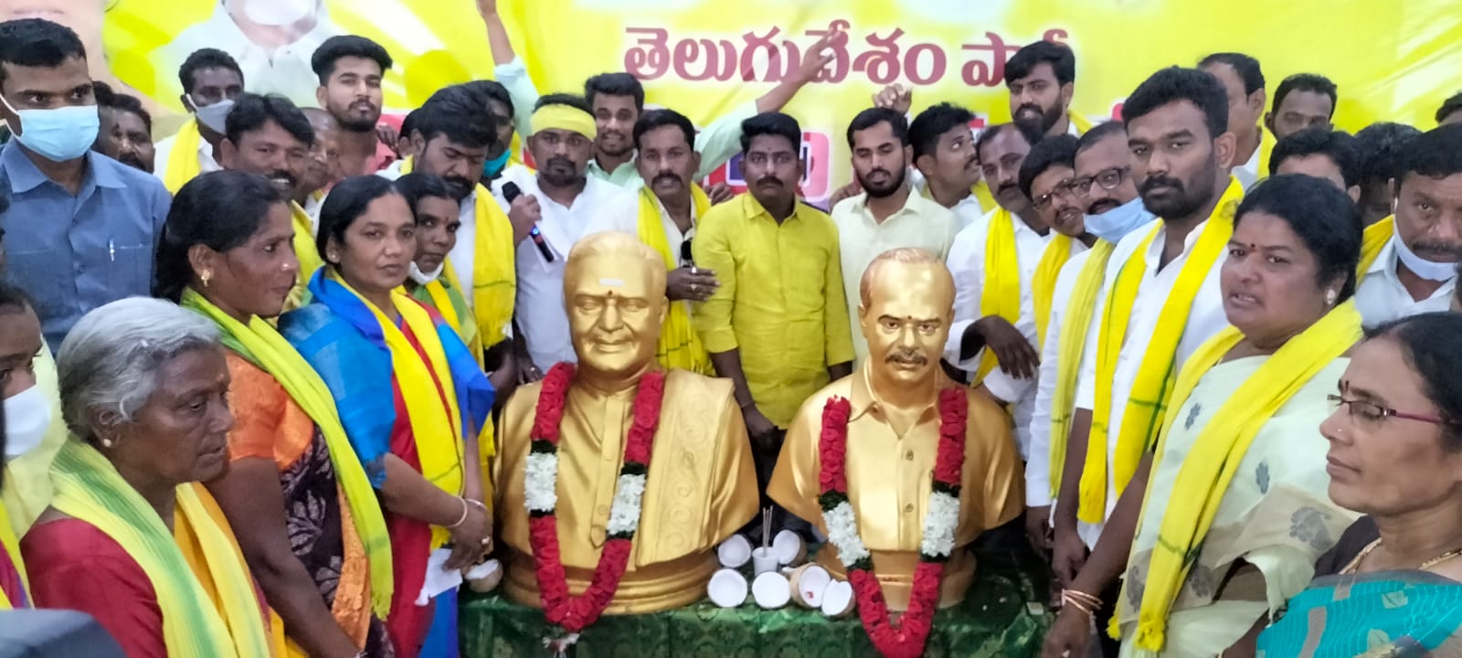 Anantapur TDP: అనంతపురం టీడీపీ నేతల్లో ఎన్నికల జోష్...  అధికార పార్టీతో ఢీ అంటే ఢీ అన్నట్లుగా రాజకీయాలు !