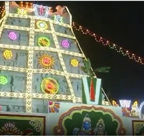 Tirumala Decoration: వైకుంఠ ఏకాదశి పురస్కరించుకుని తిరుమల శ్రీవారి ఆలయం అలంకరణ