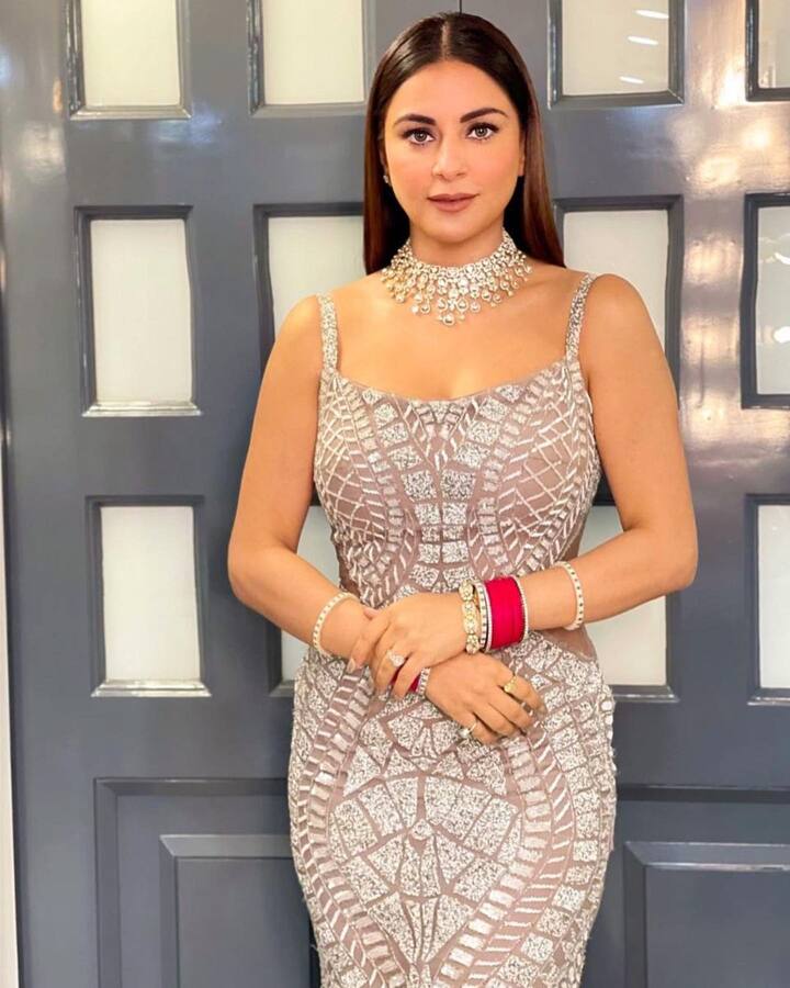 छोट्या पडद्यावरील लोकप्रिय अभिनेत्री श्रद्धा आर्या सोशल मीडियावर प्रचंड सक्रिय असते. (photo:sarya12/ig)