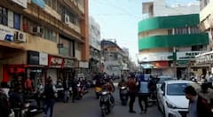 Rajkot : મોબાઇલના ધંધાર્થીઓને ત્યાં કસ્ટમના દરોડાથી વેપારીઓમાં ફફડાટ, ટપોટપ બંધ થઈ ગઈ દુકાનો