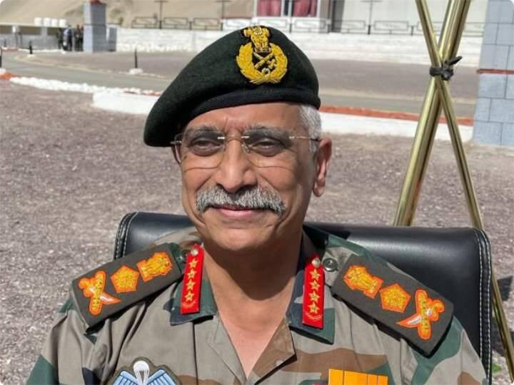 Army Chief Manoj Mukund Naravane said 350 400 terrorists from Pakistan are ready to infiltrate into India ANN सेना प्रमुख MM Naravane ने कहा- Pakistan की ओर से 350-400 आतंकी भारत में घुसपैठ करने के लिए तैयार