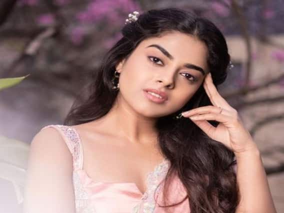 siddhi idnani pics: கீச்சு கீச் என்றது கிட்ட வா என்றது... சித்தி இத்னானியின் அழகு புகைப்படங்கள்..! siddhi idnani pics: கீச்சு கீச் என்றது கிட்ட வா என்றது... சித்தி இத்னானியின் அழகு புகைப்படங்கள்..!