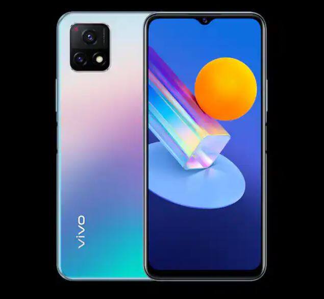 Vivo Y72 5G এখন সস্তা হয়ে গেছে। ২০২১ সালের জুলাইয়ে লঞ্চ হয়েছিল এই বাজেট স্মার্টফোনের মূল্য আগের তুলনায় কমেছে।   Vivo-এর এই সস্তা 5G স্মার্টফোনটির 8GB RAM + 128GB স্টোরেজ অপশনে পাওয়া যায়।