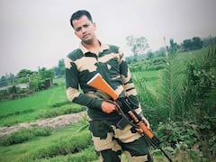 Azamgarh: शहीद BSF जवान का शव पहुंचा घर तो एक झलक पाने को उमड़ पड़ा जनसैलाब, दोस्तों ने कही ये बात