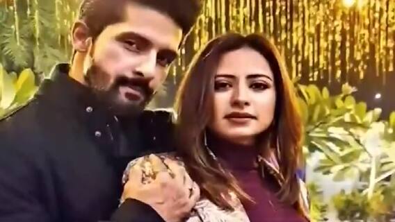 Ronit Roy returns to TV after 6 years on Ravi Dubey's show | Hot News (12 Jan 2022)