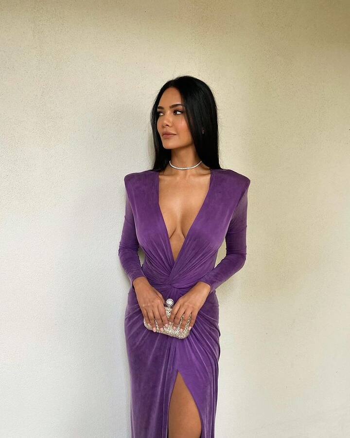 'జన్నత్ 2' సినిమాతో బాలీవుడ్ కి హీరోయిన్ గా పరిచయమైంది ఈషా గుప్తా.  (Photo Courtesy: Instagram)