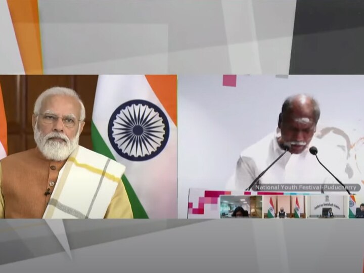 இன்றைய இளைஞர்கள் நாட்டுக்காக வாழ வேண்டும் - தேசிய இளைஞர் தினவிழாவில் பிரதமர் பேச்சு