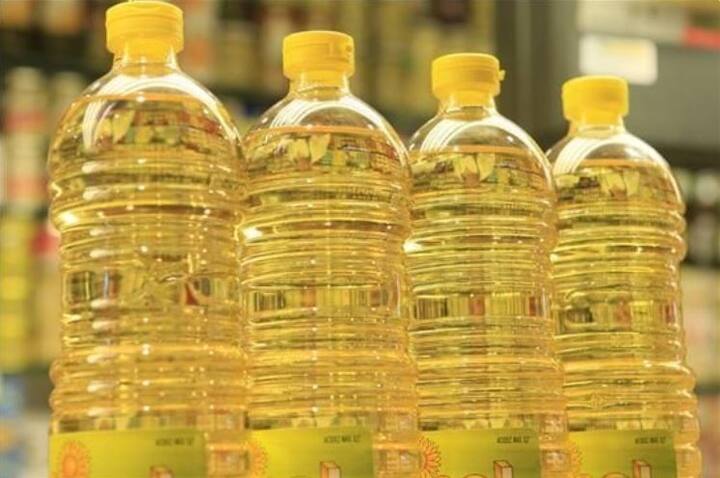 Edible oil price global reduction in the prices government asked to oil companies reduce the price ann Edible Oil Price: दो हफ्ते में और गिरेंगे खाने वाले तेलों के दाम, सरकार से बैठक के बाद खाद्य तेल कंपनियां उठा रहीं कदम