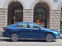 Skoda Octavia Review: కారు స్కోడానే.. ఫీచర్లు పోర్షే రేంజ్‌లో.. అదిరిపోయే సెడాన్ ఇదే!